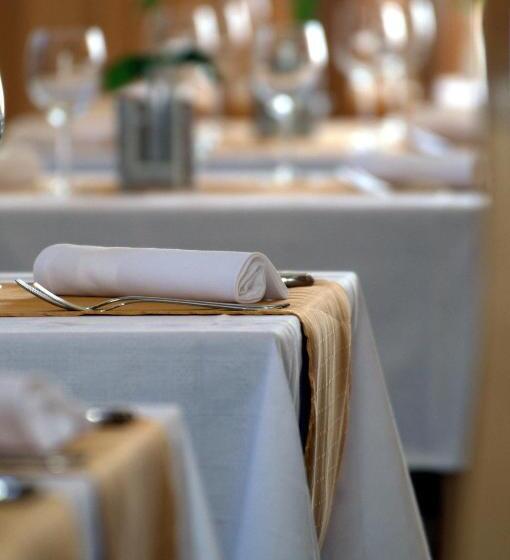 ホテル štekl   Hrubá Skála