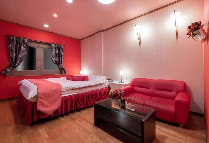 Kani Hotel Chapel Garden