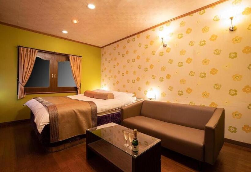 Kani Hotel Chapel Garden