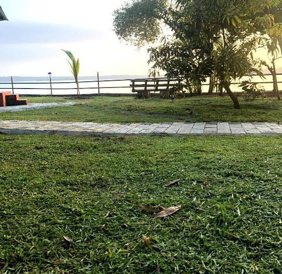 Lake N River Resort Munroe Island