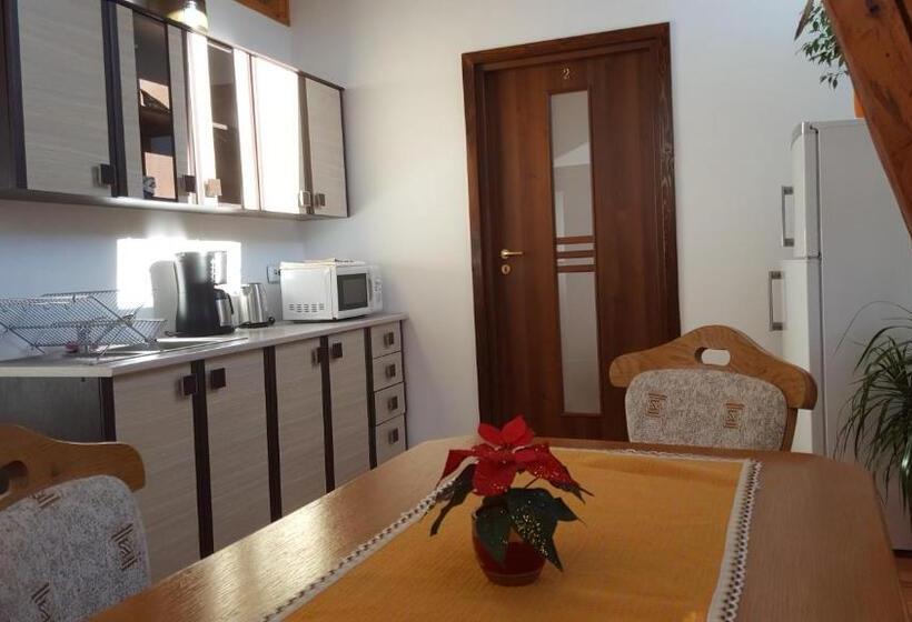 بنسيون Casa Sara