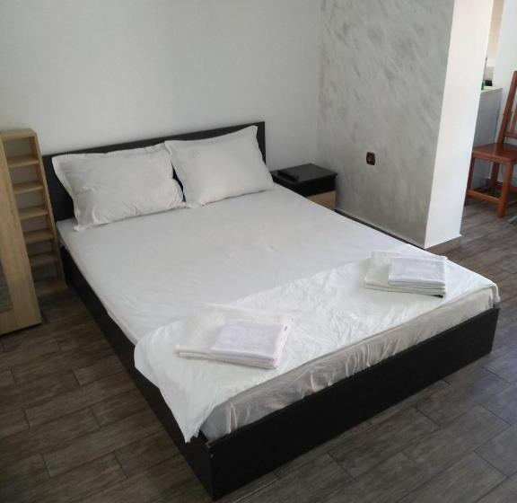 膳宿费 Guest House Lili