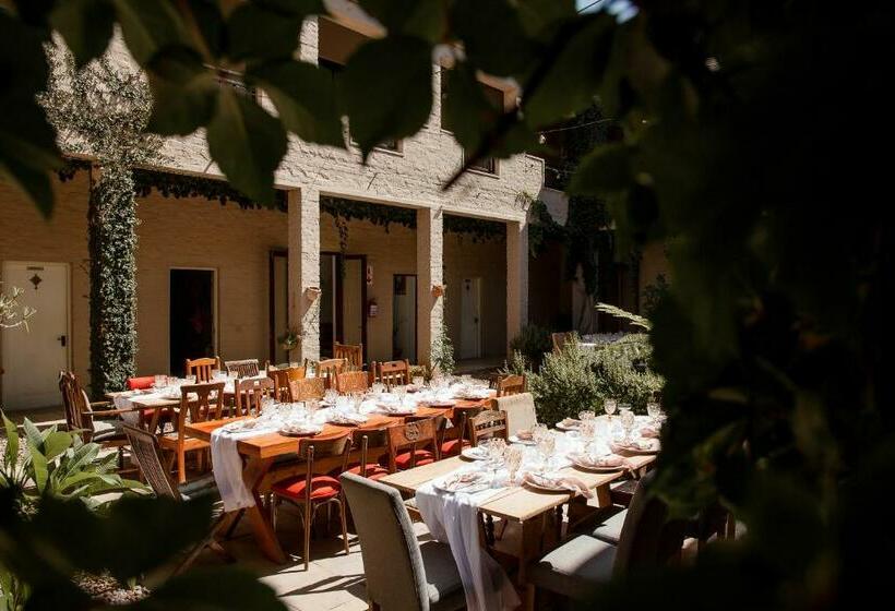 بنسيون Guinevere Guest Farm