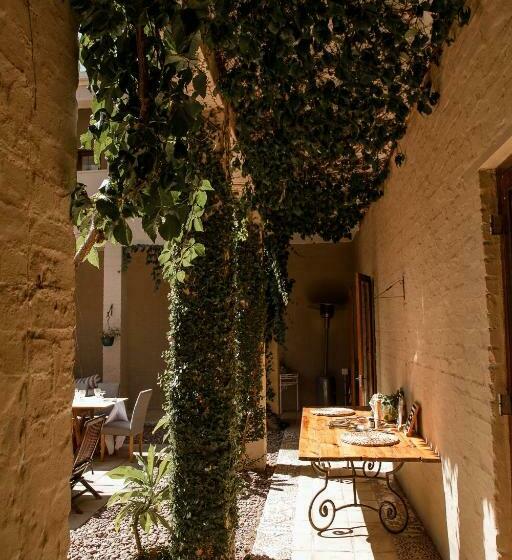 بنسيون Guinevere Guest Farm