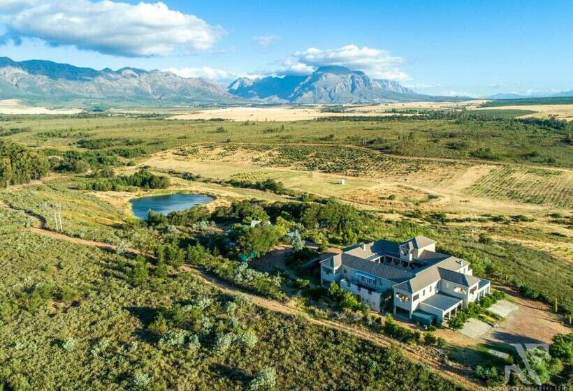 بنسيون Guinevere Guest Farm