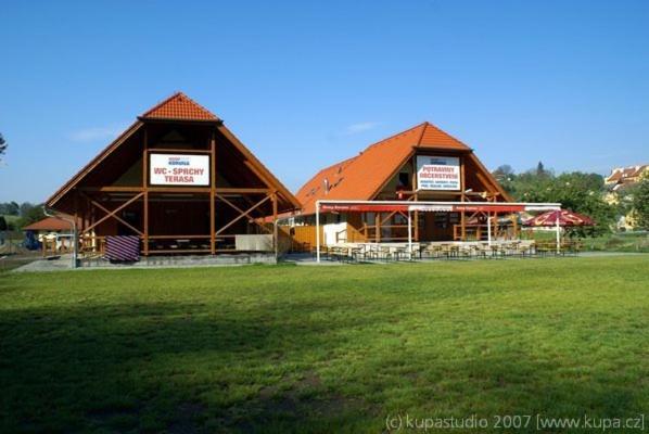 ペンション Penzion A Kemp Koruna