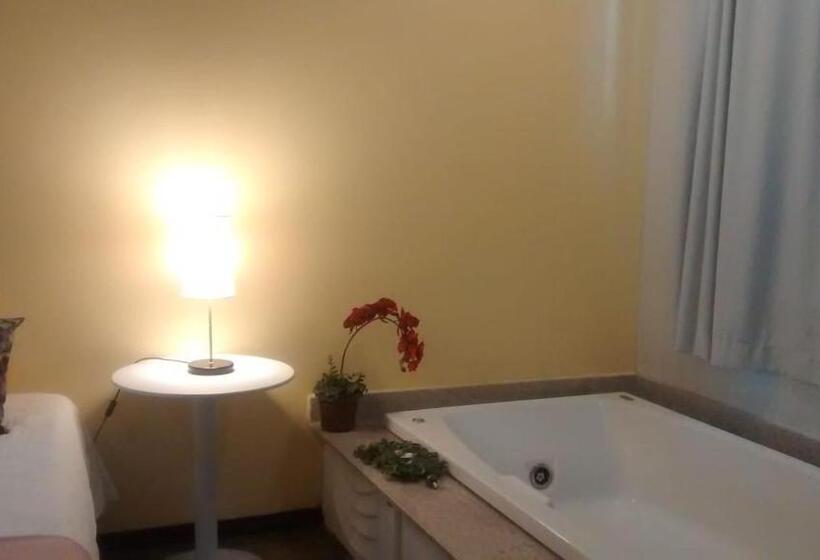 膳宿费 Pousada Casa Das Flores