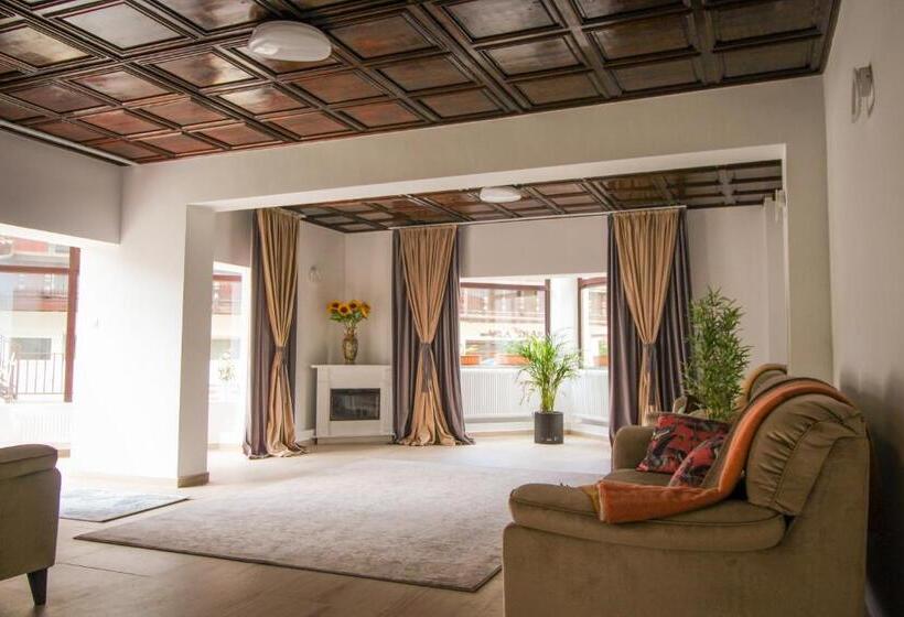 بنسيون Vila Smaranda