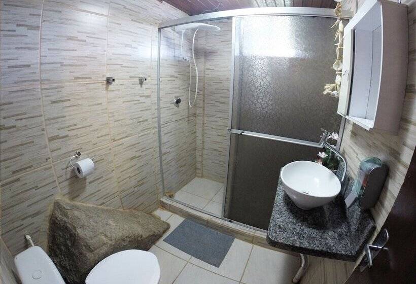 Albergue Explorer   Hostel