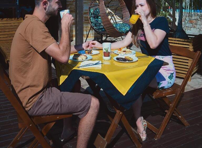 Albergue Explorer   Hostel