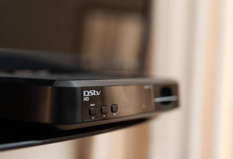 Bayside Hotel 100 Pixley Kaseme Street