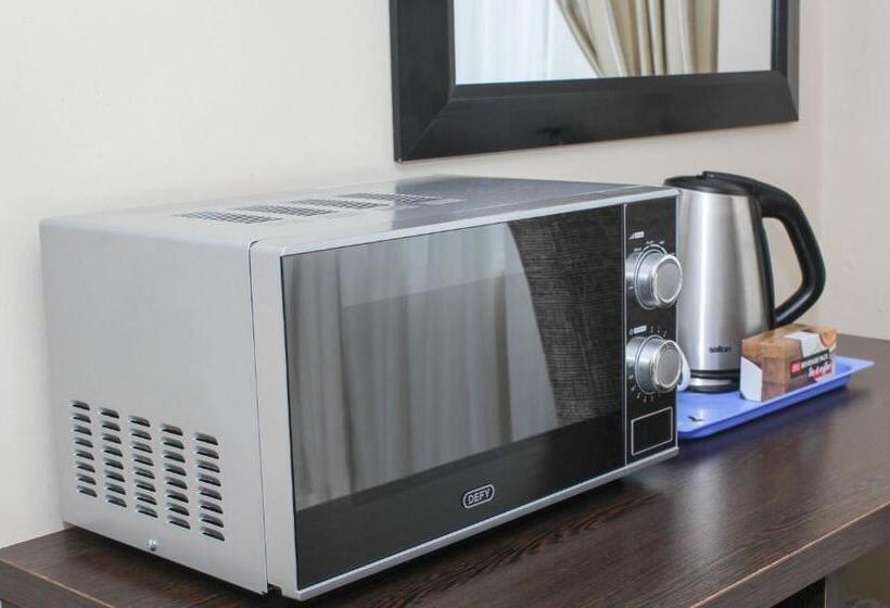 Bayside Hotel 100 Pixley Kaseme Street