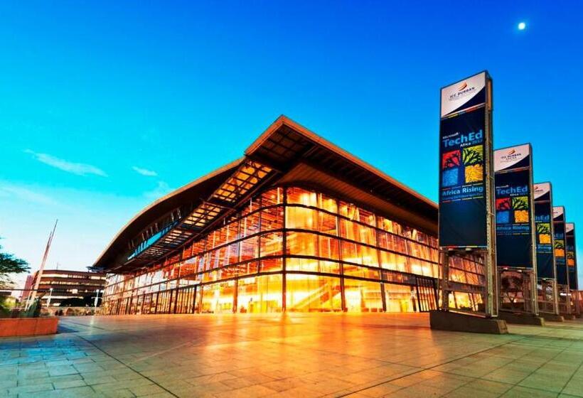 Bayside Hotel 100 Pixley Kaseme Street