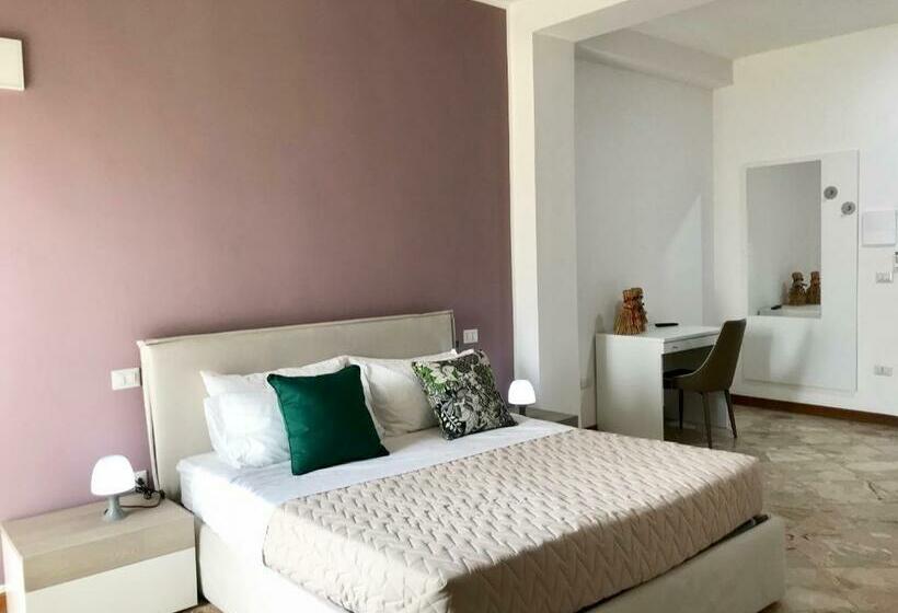 تختخواب و صبحانه La Residenza Apartment