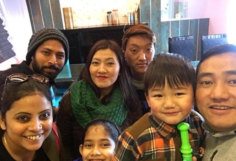 تختخواب و صبحانه Magnolia Residency