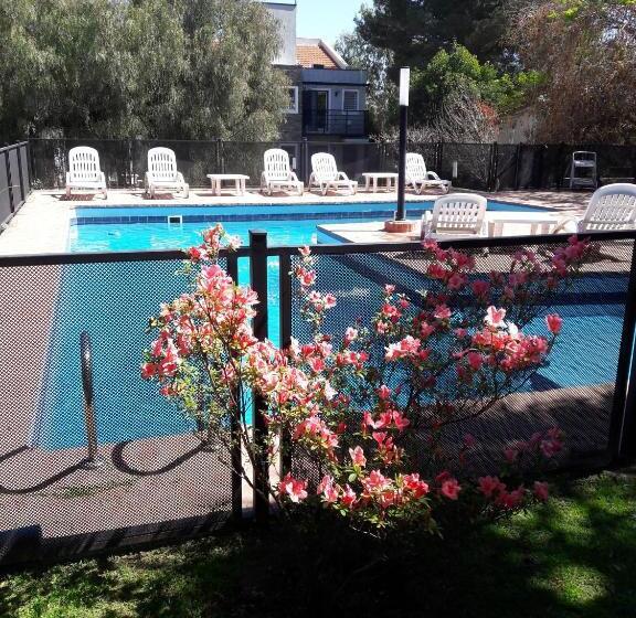 Complejo Entre Marte Y La Luna