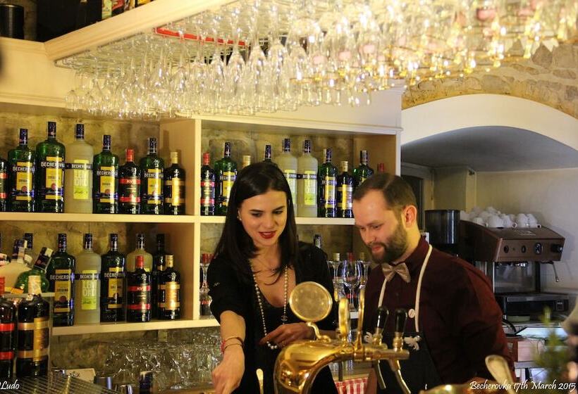 فندق Auberge De Provence