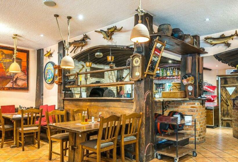 هتل Center Bohinjsko Jezero