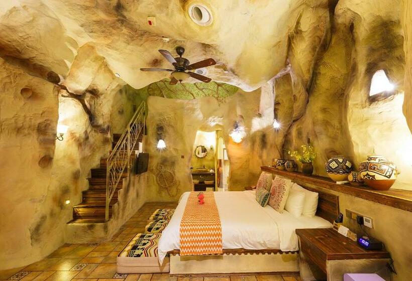 Отель Dinoman Club