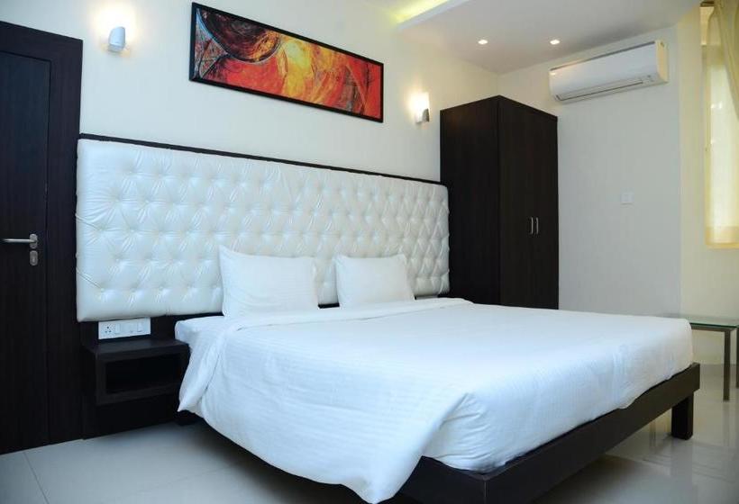 호텔 Krishna Beach Resort