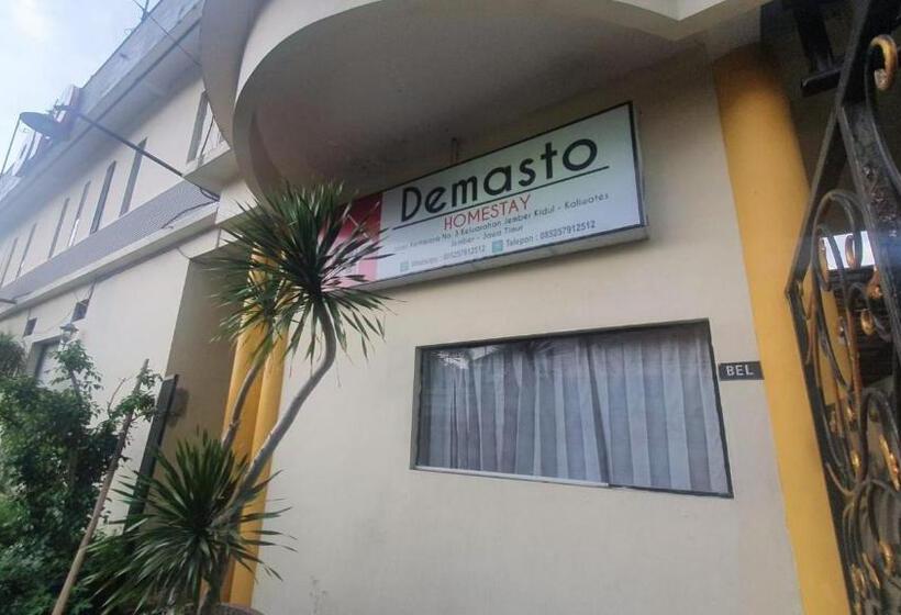 Отель Reddoorz Syariah At Demasto Homestay Jember