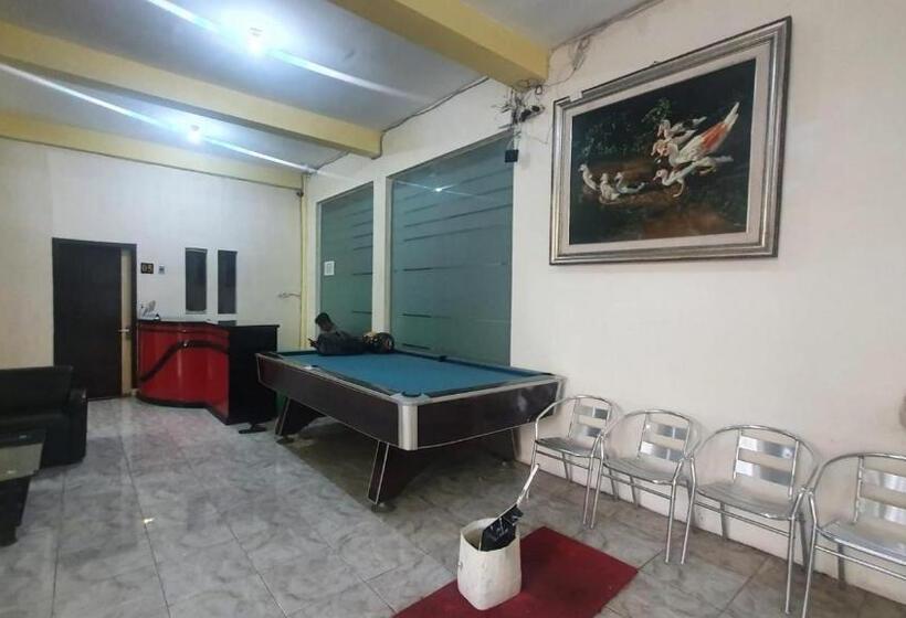 Отель Reddoorz Syariah At Demasto Homestay Jember