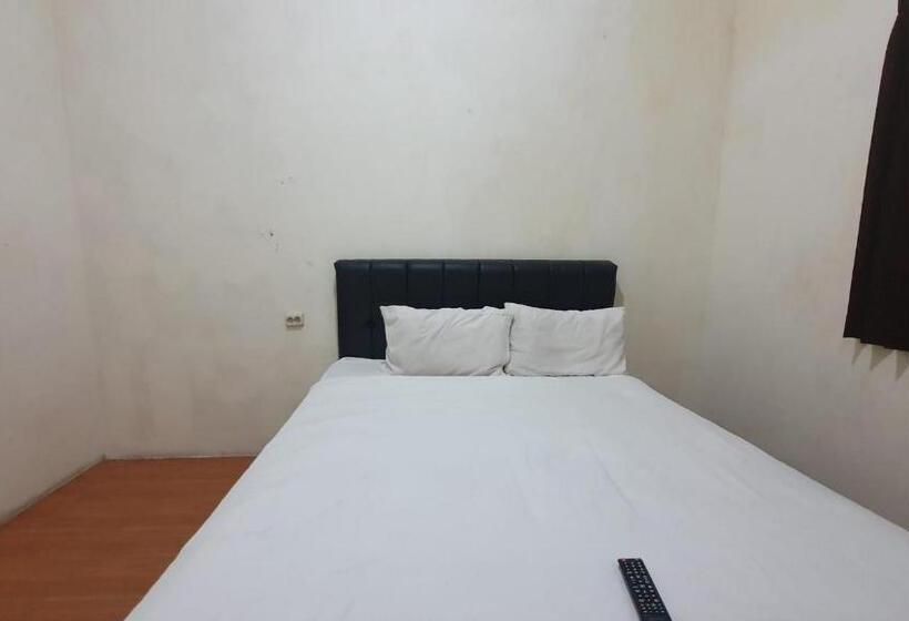 Отель Reddoorz Syariah At Demasto Homestay Jember