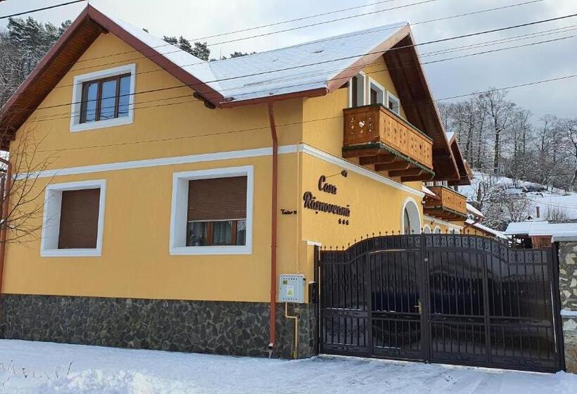 펜션 Casa Rasnoveana