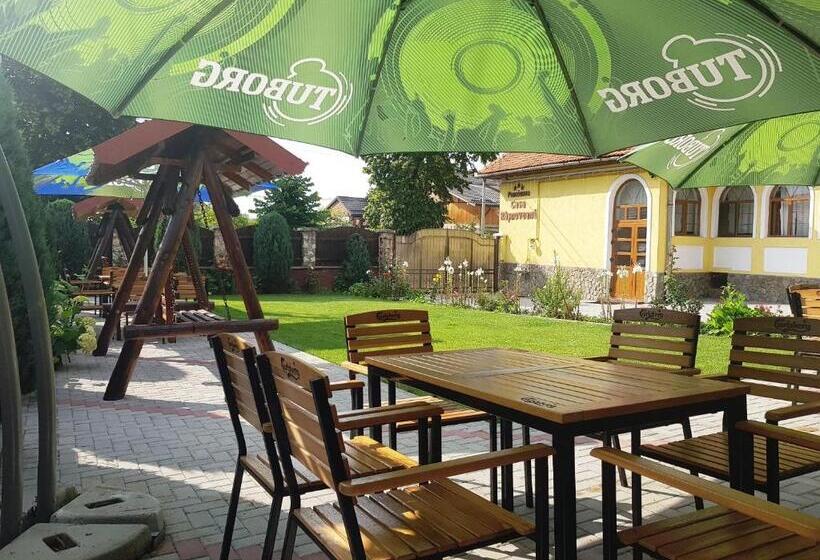 펜션 Casa Rasnoveana