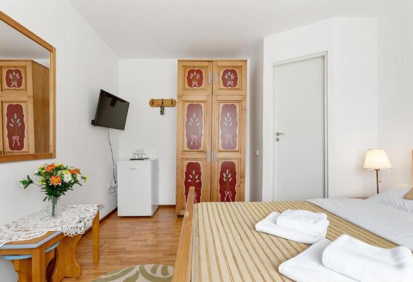 펜션 Casa Rasnoveana