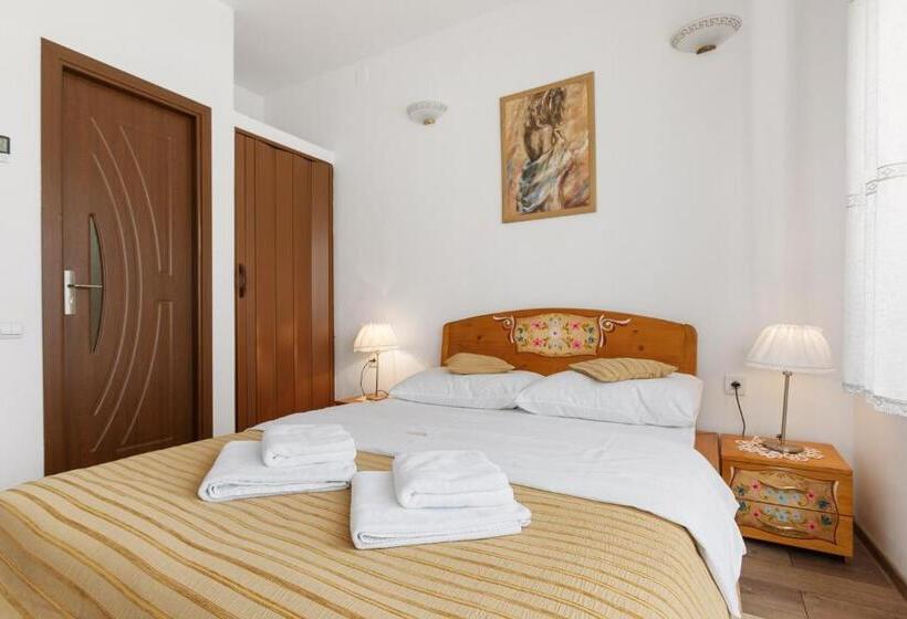 펜션 Casa Rasnoveana