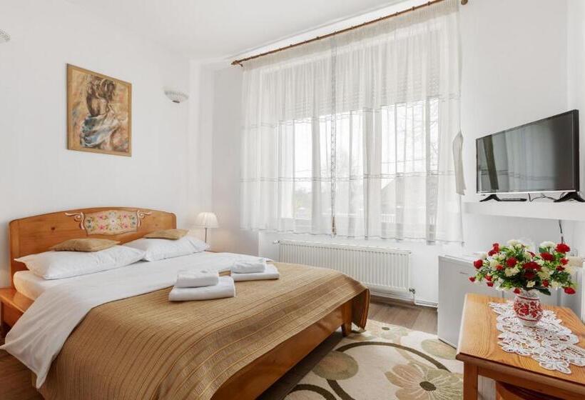 펜션 Casa Rasnoveana