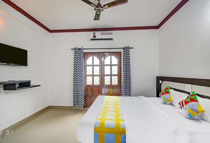 펜션 Oyo Home 66780 Spacious Studios Baga