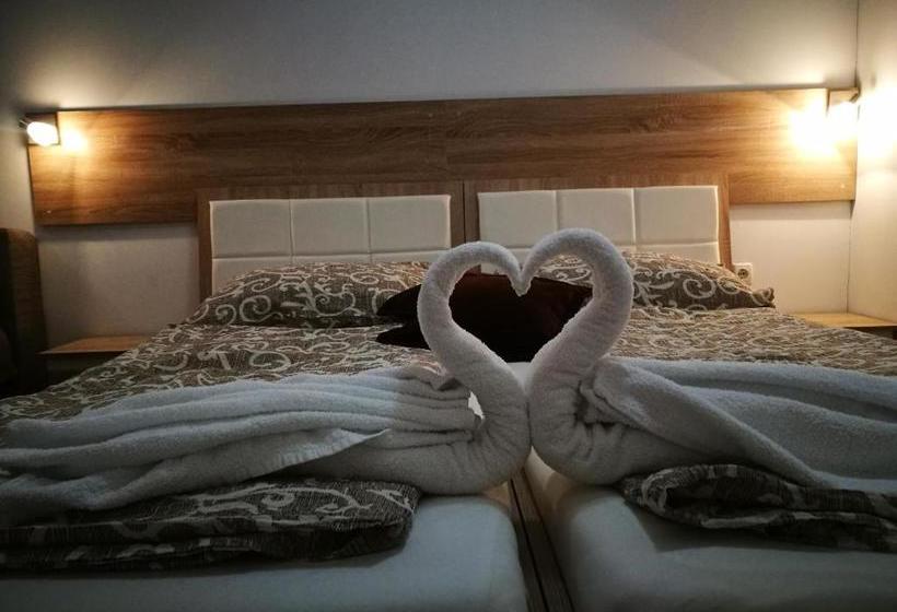 ペンション Rooms Aračić