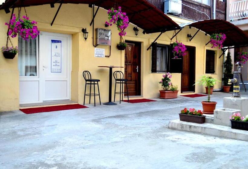 פנסיון Rooms Aračić