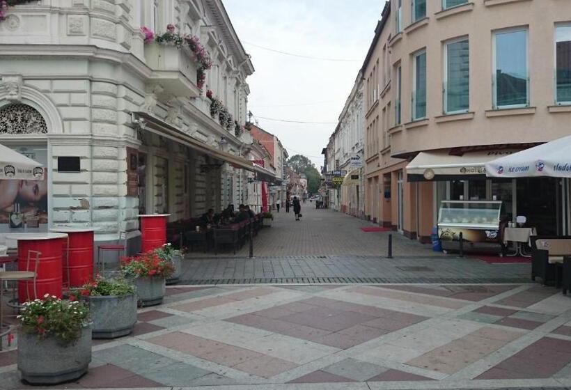 ペンション Rooms Aračić