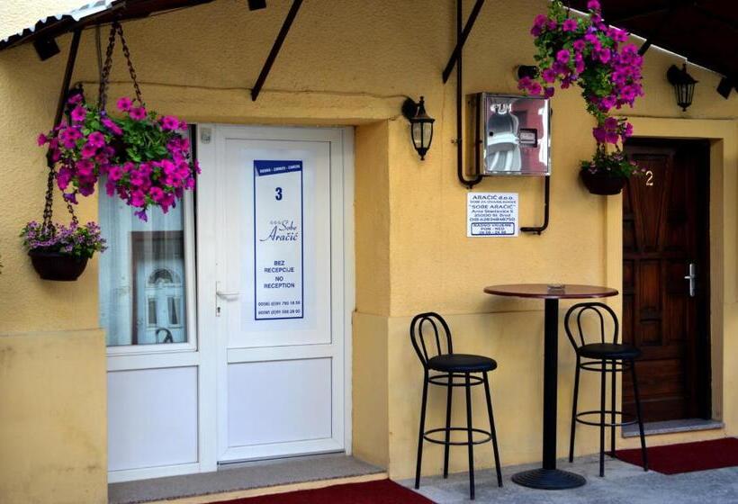 ペンション Rooms Aračić