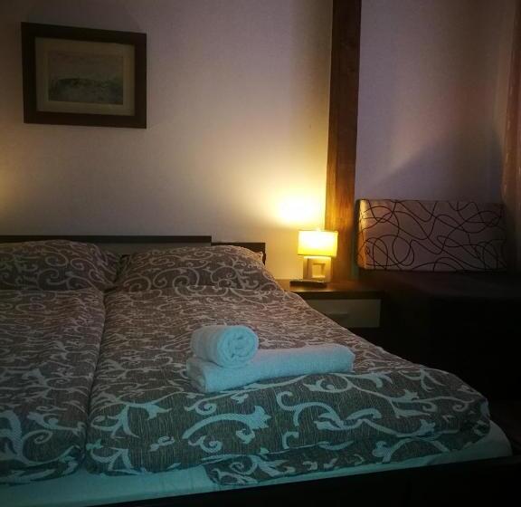 ペンション Rooms Aračić