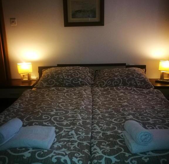 ペンション Rooms Aračić