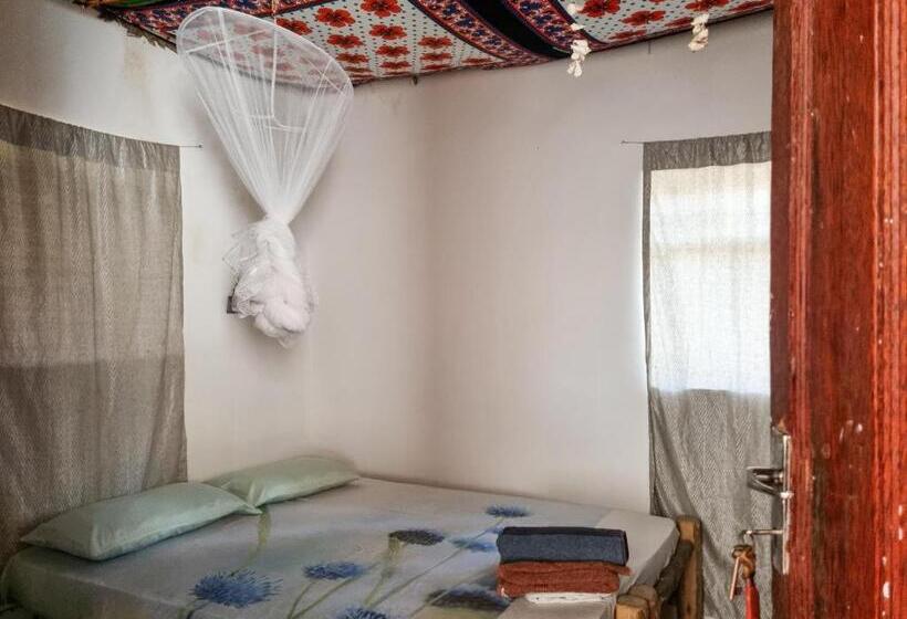 פנסיון Sunny House Paje