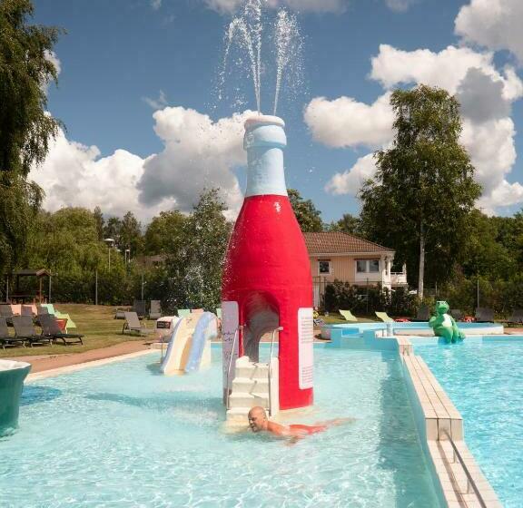 אתר נופש Björkbackens Stugby I Vimmerby