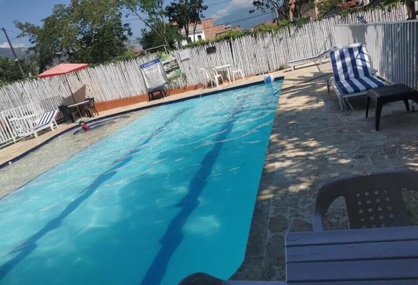 אתר נופש Hosteria El Castellano