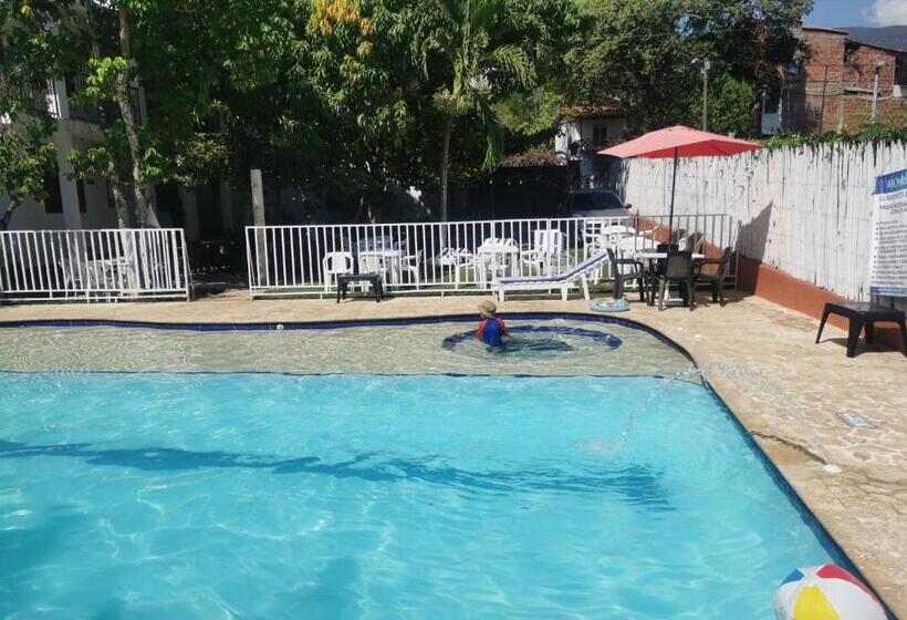 אתר נופש Hosteria El Castellano