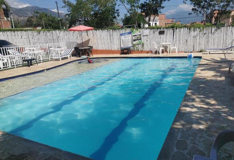 אתר נופש Hosteria El Castellano