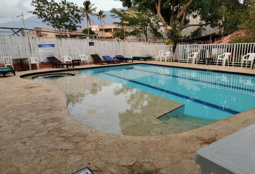 אתר נופש Hosteria El Castellano