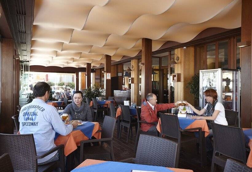 Apartamentos La Jabega