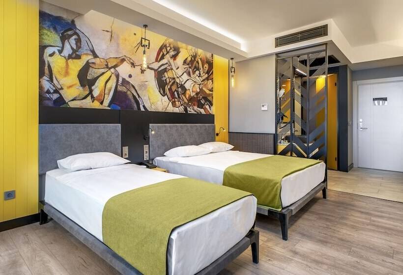 Arnor De Luxe Hotel & Spa