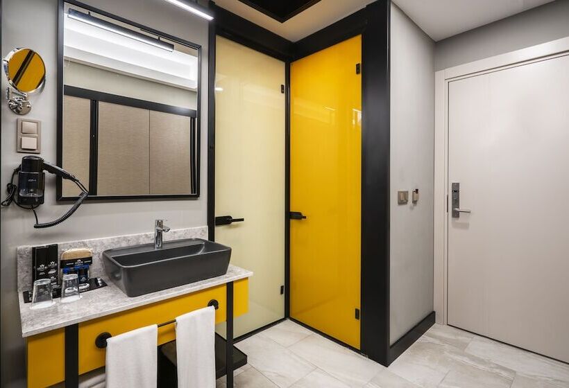 Arnor De Luxe Hotel & Spa