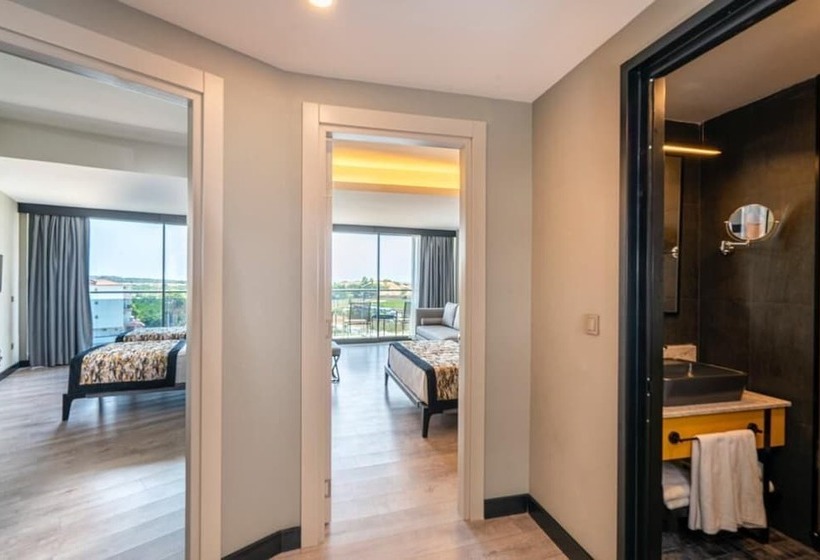 Arnor De Luxe Hotel & Spa