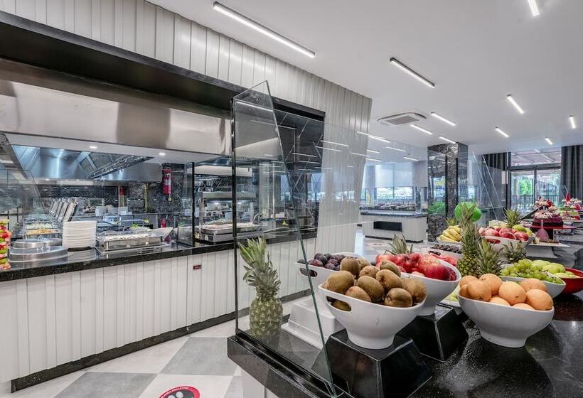 Arnor De Luxe Hotel & Spa